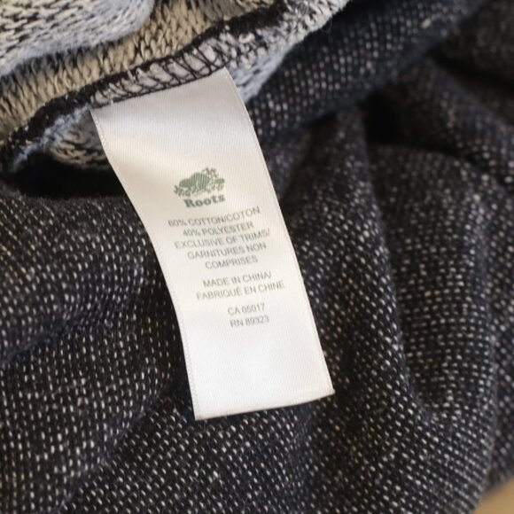 Roots Canada Black Hoodie Hooded Seatshirt Size Medium - Picture 5 of 9